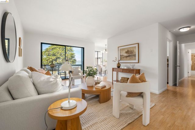 8 Admiral Dr A229, Emeryville, CA 94608