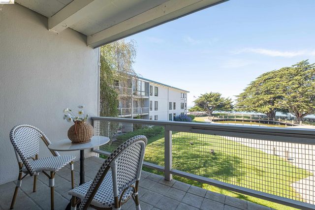 8 Admiral Dr A229, Emeryville, CA 94608