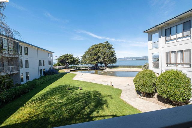 8 Admiral Dr A229, Emeryville, CA 94608