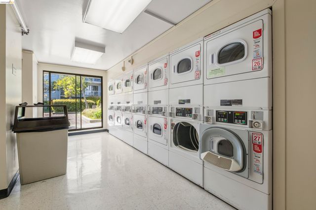 8 Admiral Dr A229, Emeryville, CA 94608