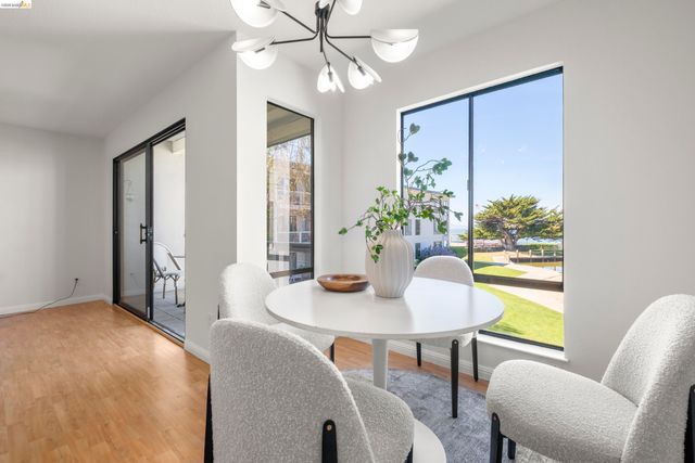 8 Admiral Dr A229, Emeryville, CA 94608