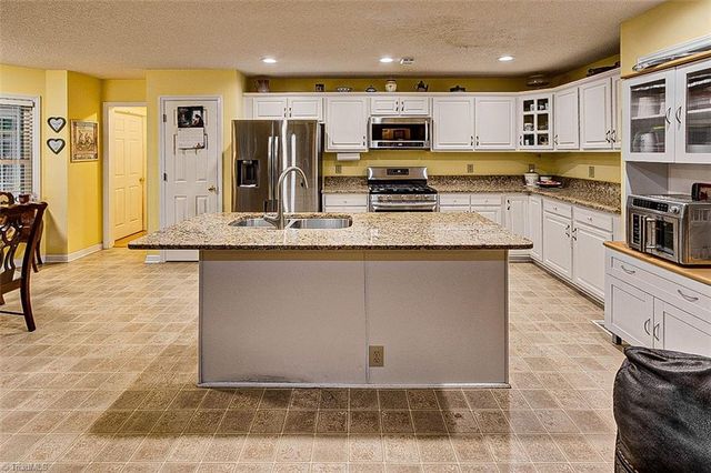 1166 Cedar Wood Place, Asheboro, NC 27203