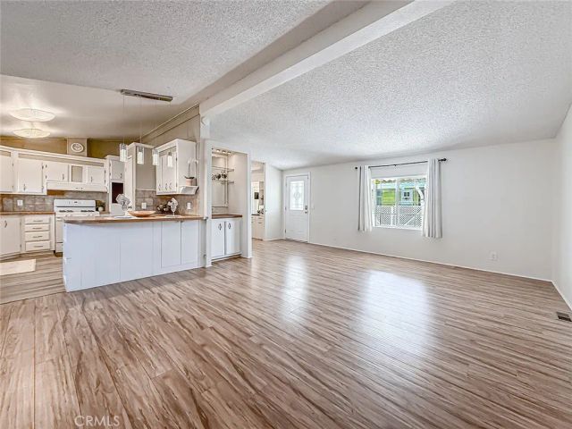 48303 20th St W 109, Lancaster, CA 93534