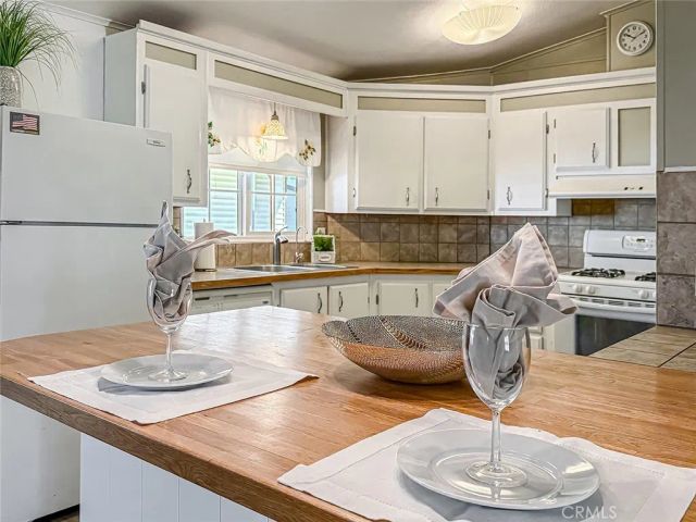 48303 20th St W 109, Lancaster, CA 93534