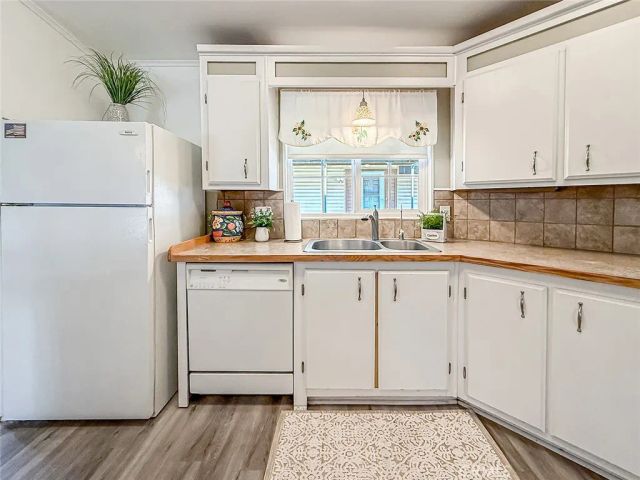 48303 20th St W 109, Lancaster, CA 93534