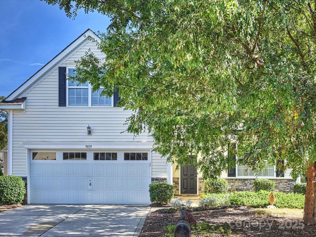 9035 Paddle Oak Road, Charlotte, NC 28227