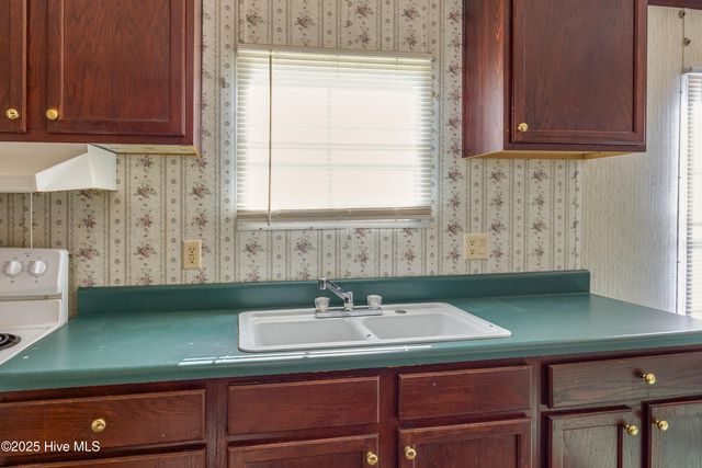 60 Joyce Lane, Clinton, NC 28328
