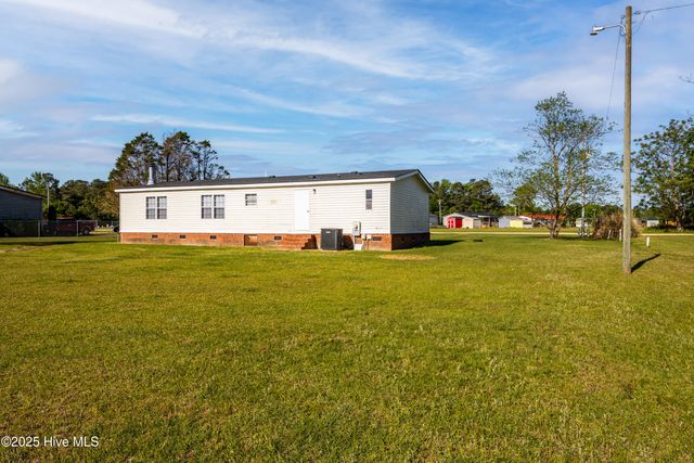 60 Joyce Lane, Clinton, NC 28328