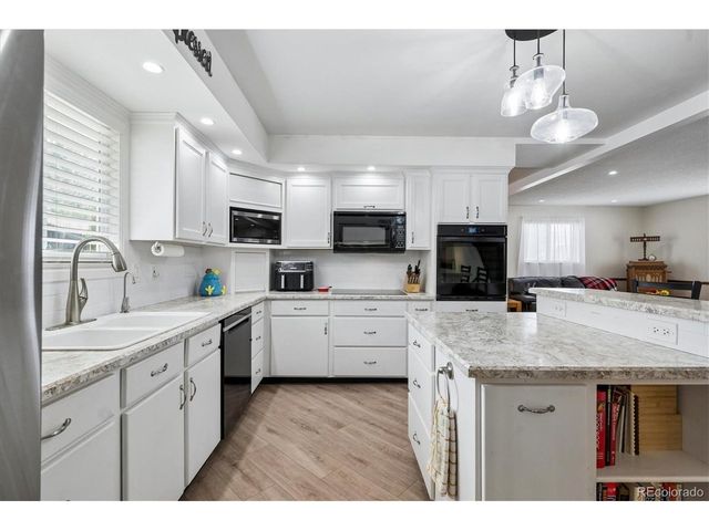 642 Scorpio Dr, Lone Tree, CO 80124