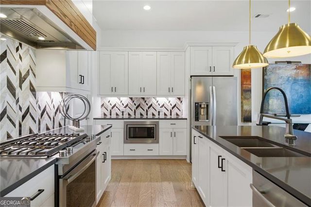 6425 Halcyon Way, Alpharetta, GA 30005