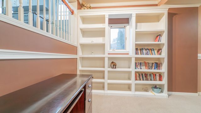 9439 Walnut Drive, Munster, IN 46321