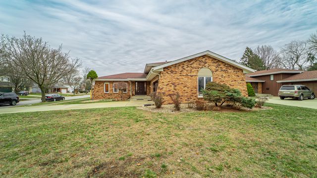 9439 Walnut Drive, Munster, IN 46321