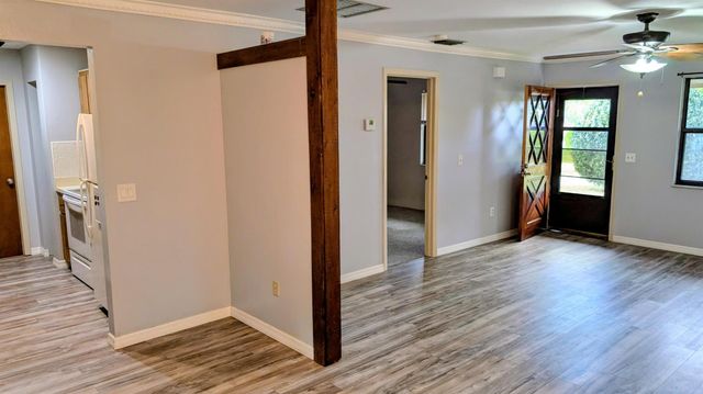 522 NW La Brea Avenue, Port St Lucie, FL 34983