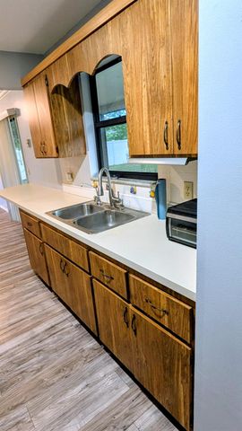 522 NW La Brea Avenue, Port St Lucie, FL 34983