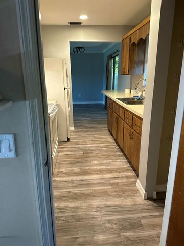 522 NW La Brea Avenue, Port St Lucie, FL 34983