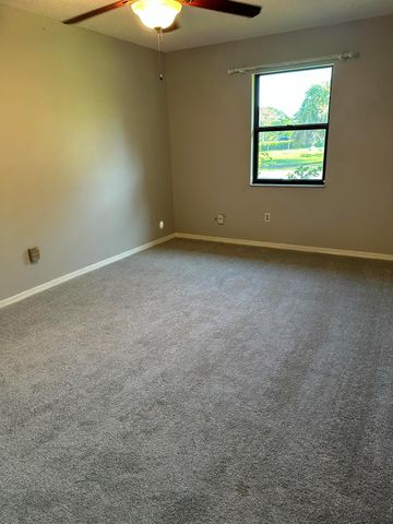 522 NW La Brea Avenue, Port St Lucie, FL 34983