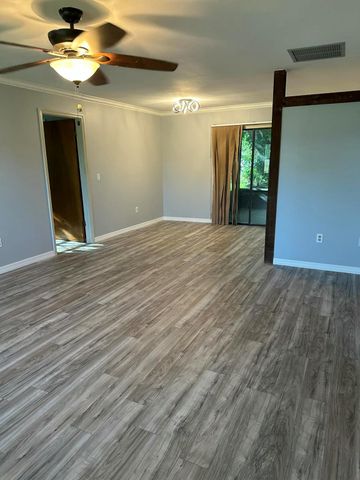 522 NW La Brea Avenue, Port St Lucie, FL 34983