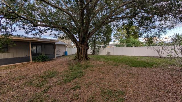 522 NW La Brea Avenue, Port St Lucie, FL 34983