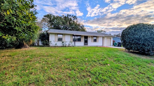 522 NW La Brea Avenue, Port St Lucie, FL 34983