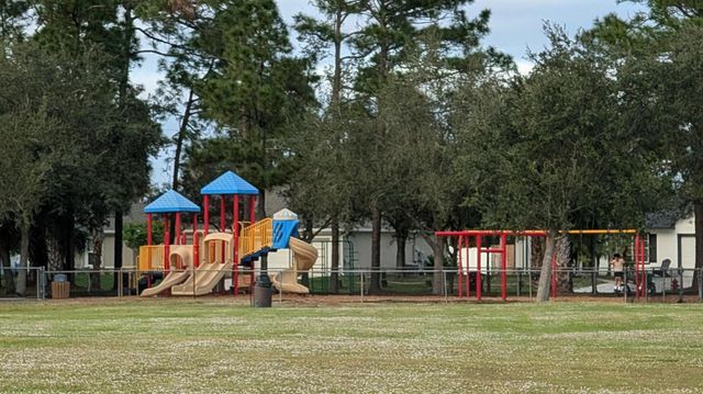 522 NW La Brea Avenue, Port St Lucie, FL 34983