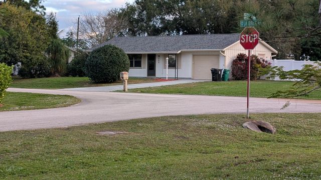 522 NW La Brea Avenue, Port St Lucie, FL 34983