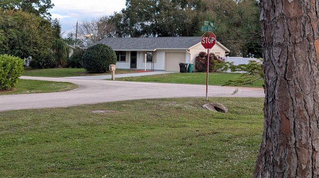 522 NW La Brea Avenue, Port St Lucie, FL 34983