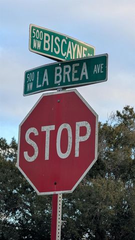 522 NW La Brea Avenue, Port St Lucie, FL 34983