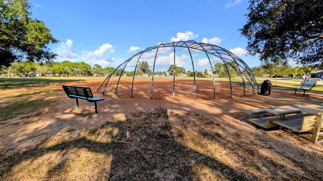 522 NW La Brea Avenue, Port St Lucie, FL 34983