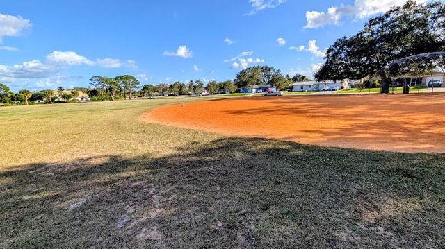 522 NW La Brea Avenue, Port St Lucie, FL 34983