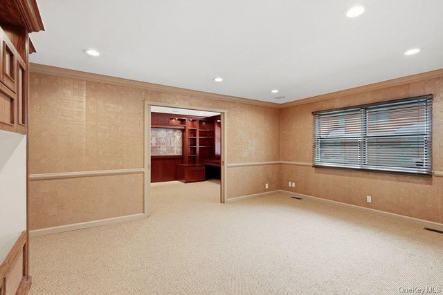 43 Hunt Drive, Jericho, NY 11753