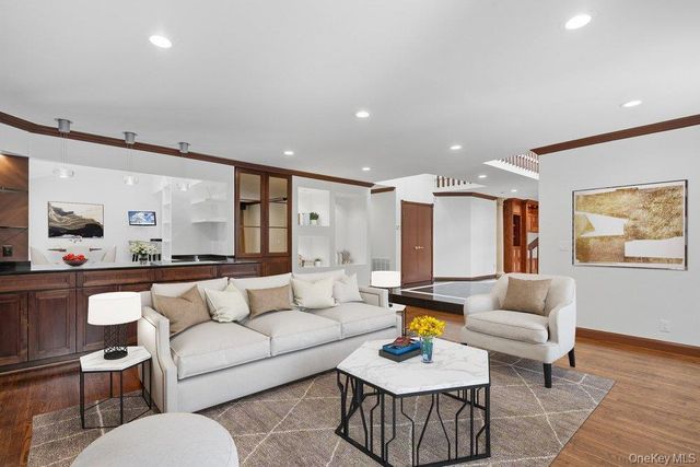 43 Hunt Drive, Jericho, NY 11753