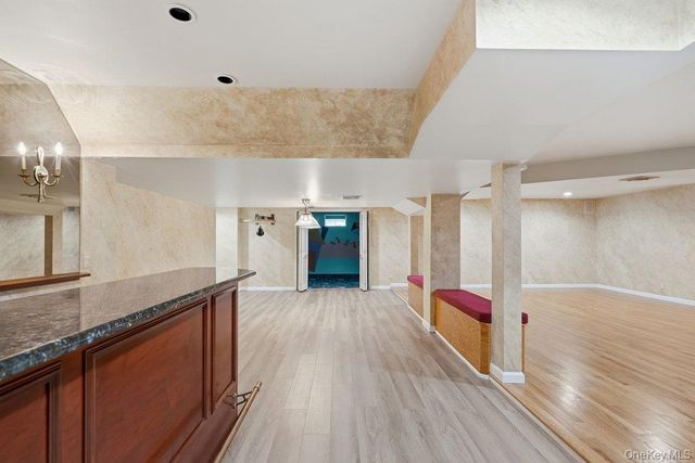 43 Hunt Drive, Jericho, NY 11753