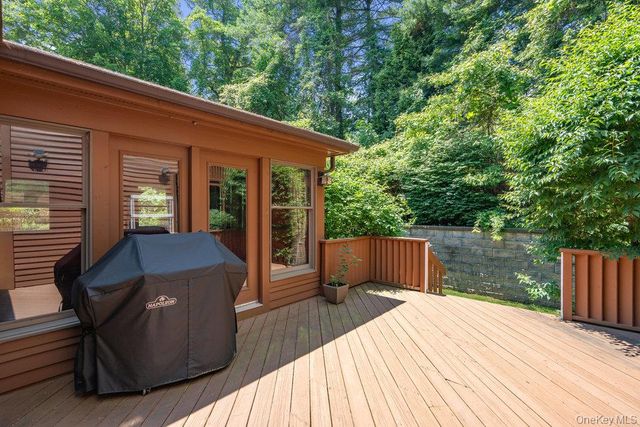 43 Hunt Drive, Jericho, NY 11753