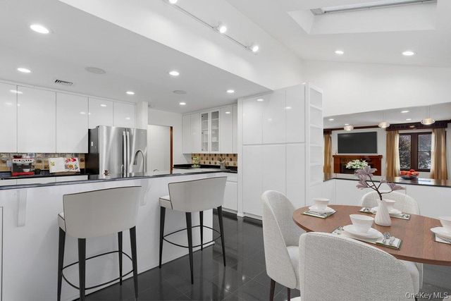 43 Hunt Drive, Jericho, NY 11753