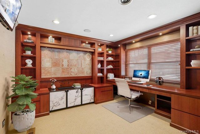 43 Hunt Drive, Jericho, NY 11753