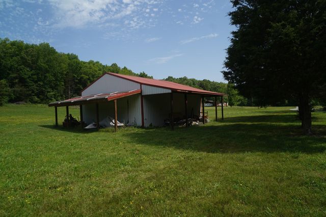 450 Lowe Branch Rd, Centerville, TN 37033