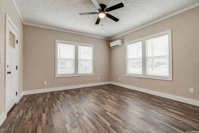 316 W Cypress St, San Antonio, TX 78212