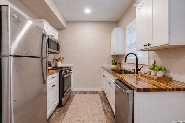 316 W Cypress St, San Antonio, TX 78212