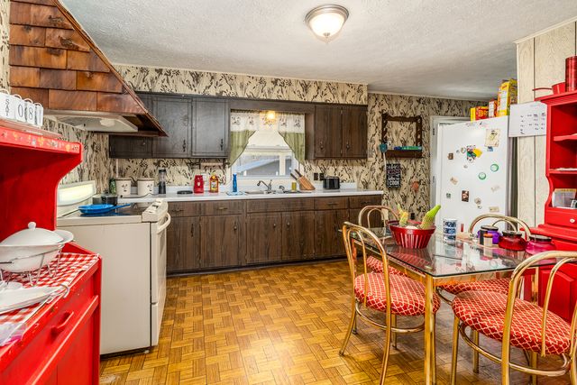 12754 Pease Road, Marion, IL 62959