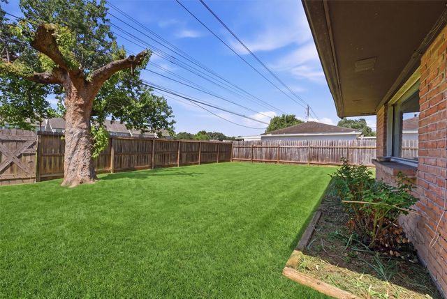 5714 Willowbend Boulevard, Houston, TX 77096