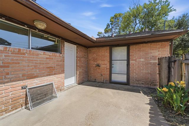 5714 Willowbend Boulevard, Houston, TX 77096