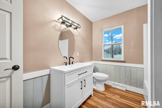 303 S HOLLYBROOK Drive, Chillicothe, IL 61523