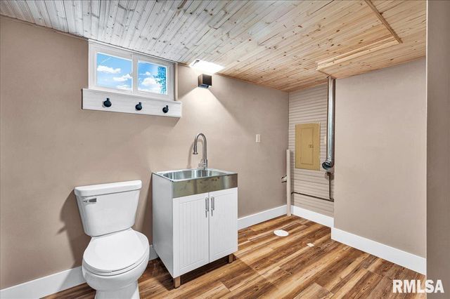 303 S HOLLYBROOK Drive, Chillicothe, IL 61523