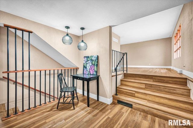 303 S HOLLYBROOK Drive, Chillicothe, IL 61523