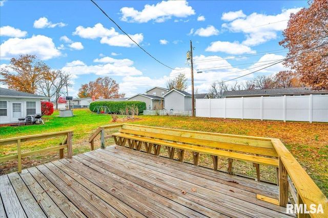 303 S HOLLYBROOK Drive, Chillicothe, IL 61523