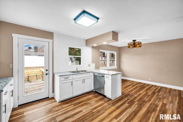 303 S HOLLYBROOK Drive, Chillicothe, IL 61523