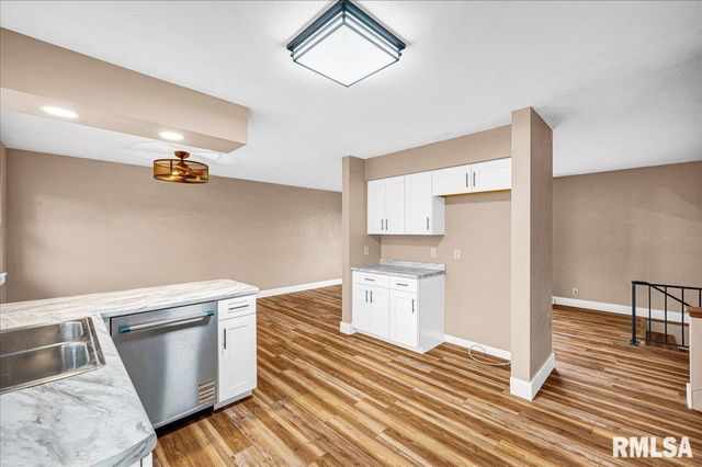 303 S HOLLYBROOK Drive, Chillicothe, IL 61523