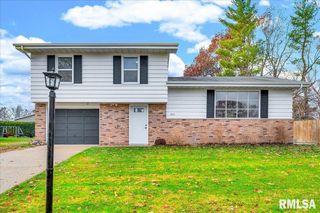 303 S HOLLYBROOK Drive, Chillicothe, IL 61523