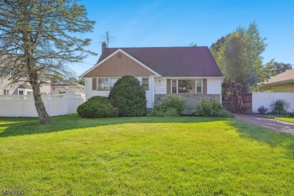 1920 Oxford Ave, South Plainfield Boro, NJ 07080 — photo 2