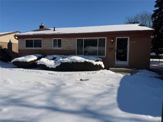 33328 Cheryl Street, Clinton Charter Township, MI 48035